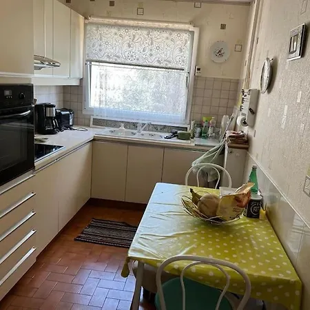 Tours, Repos Paisible En Bord De Cher *